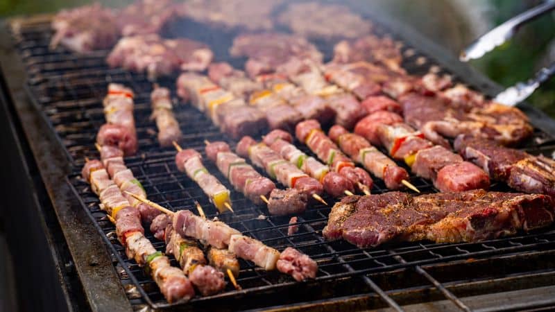 Pit Boss vs Traeger: Which Pellet Grill to Buy (and When Each Goes on Sale)